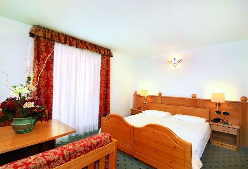 غرفة كلاسيكية ثلاثية, Diamant Park