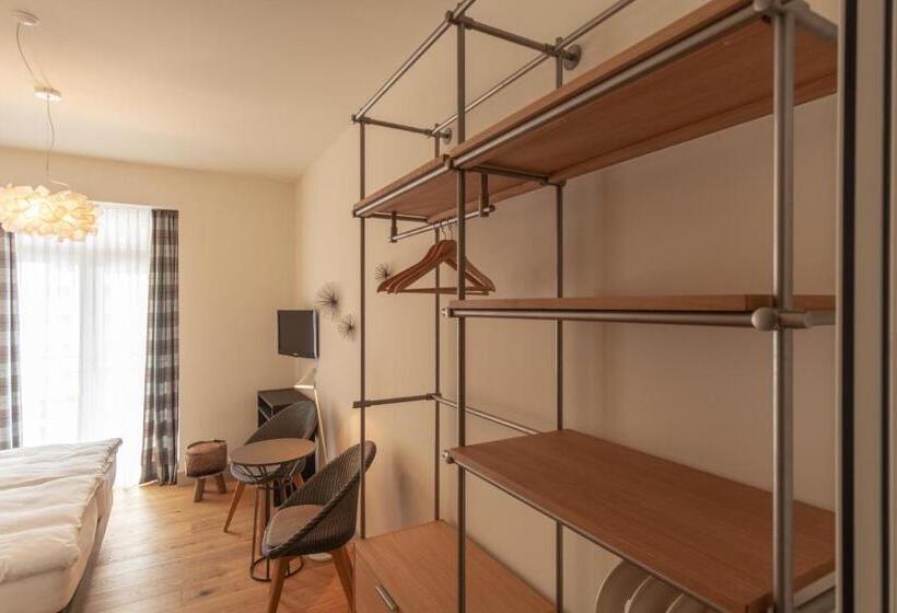 Номер Superior с Балконом, Edelweiss