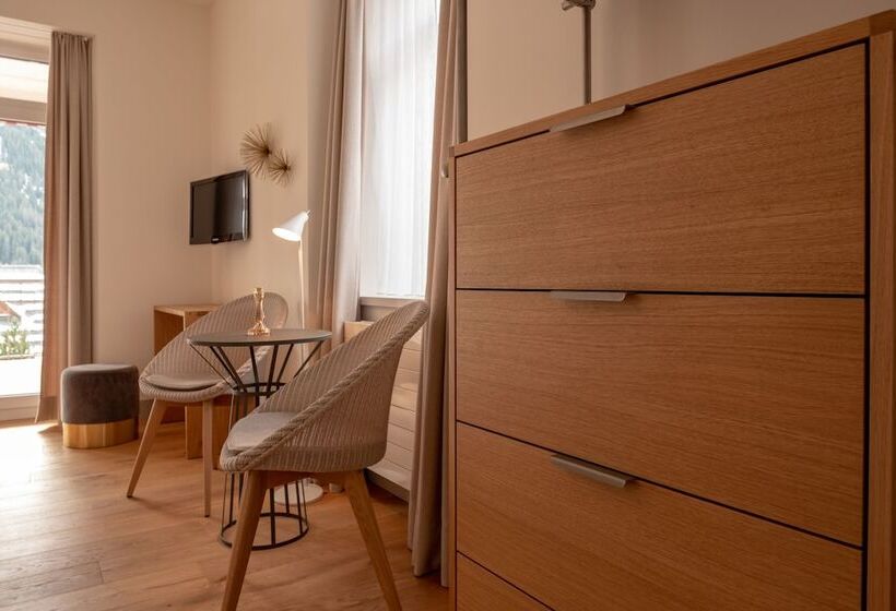 Номер Superior с Балконом, Edelweiss