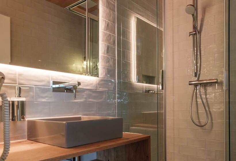 Номер Superior с Балконом, Edelweiss