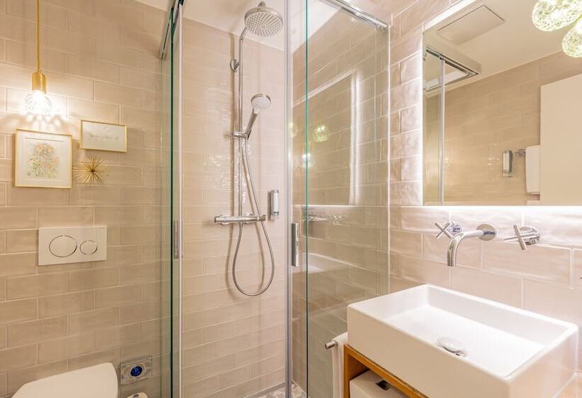 Номер Superior с Балконом, Edelweiss