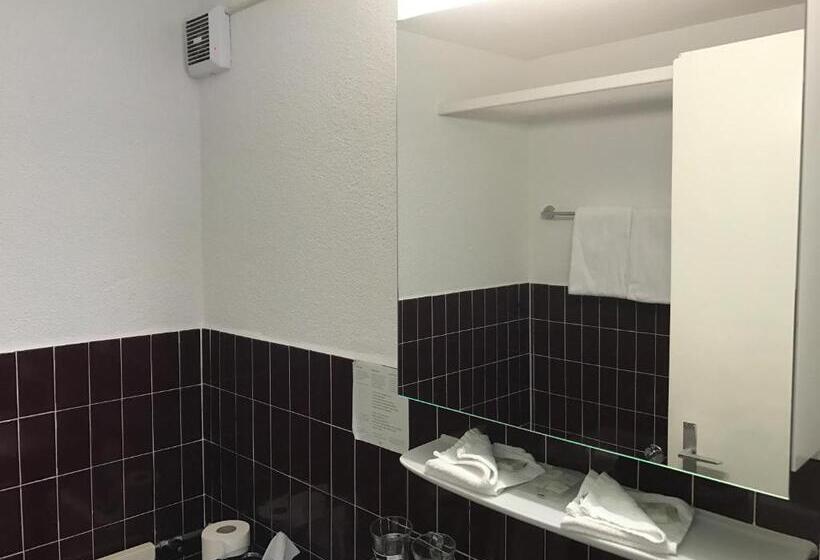 Номер Стандарт, Hahnenblick