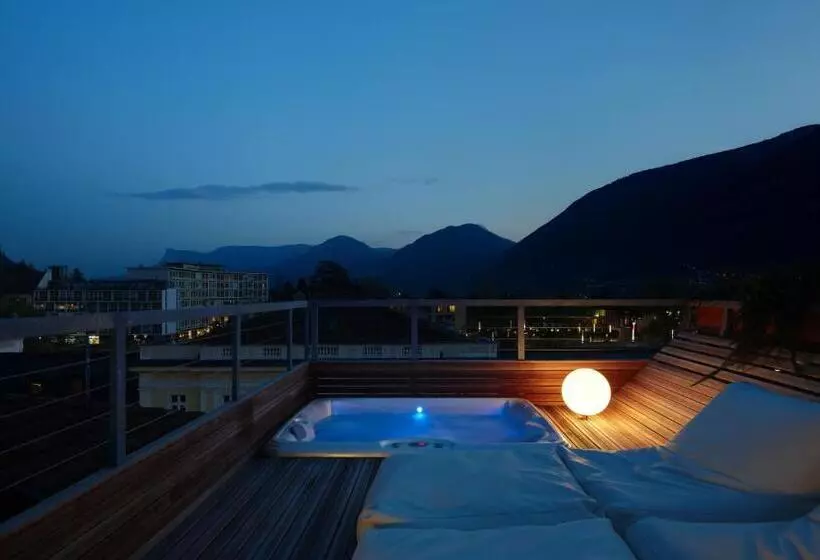 ハイドロマッサージバス付きスイート, Boutique Hotel Imperialart