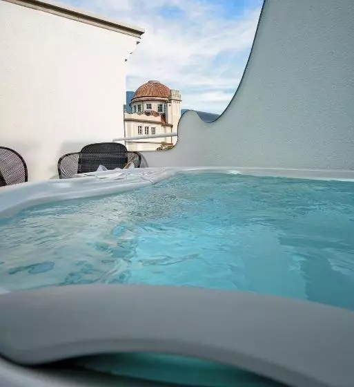 バスタブ付きスーペリアールーム, Boutique Hotel Imperialart