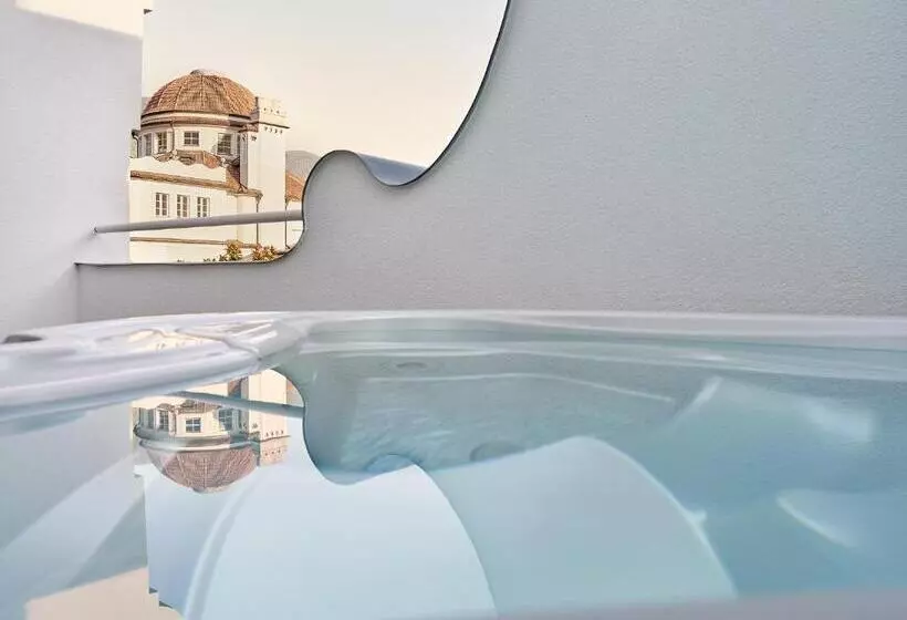 バスタブ付きスーペリアールーム, Boutique Hotel Imperialart