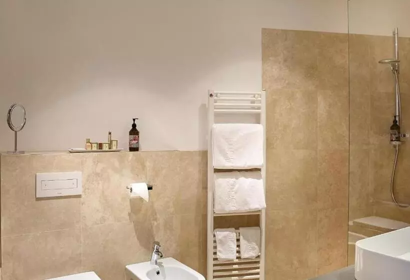 ハイドロマッサージバス付きスイート, Boutique Hotel Imperialart