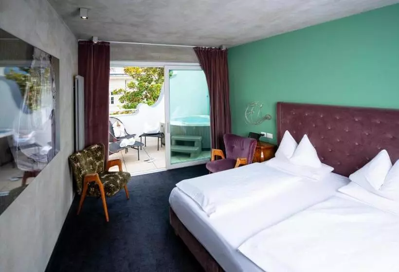 バスタブ付きスーペリアールーム, Boutique Hotel Imperialart