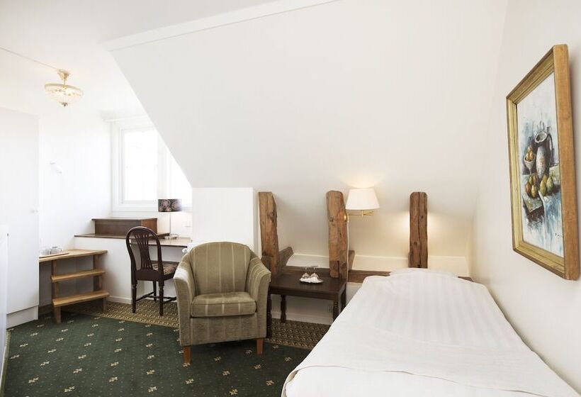 اتاق استاندارد یک نفره, L Breda Blick