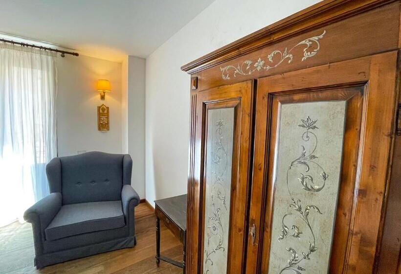 디럭스 주니어 스위트, La Plumeria