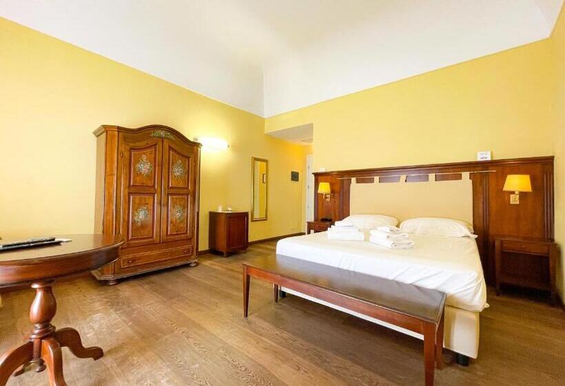 디럭스 주니어 스위트, La Plumeria