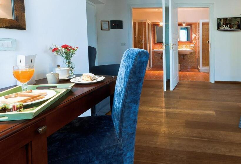 주니어 스위트, La Plumeria