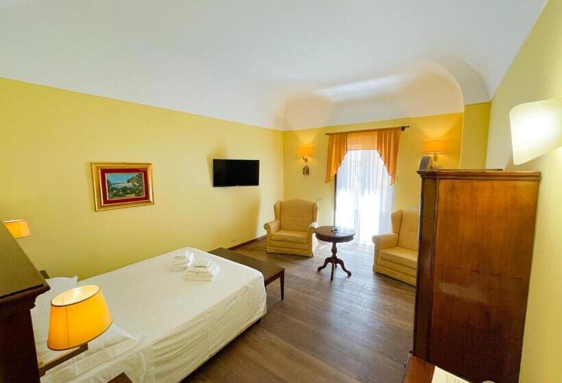 디럭스 주니어 스위트, La Plumeria