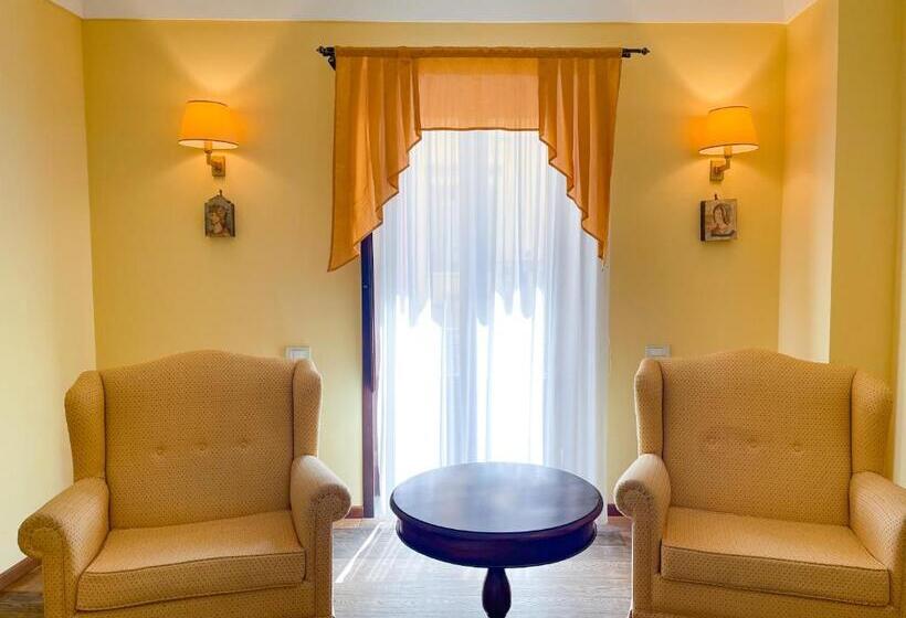 디럭스 주니어 스위트, La Plumeria