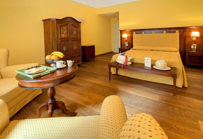 디럭스 주니어 스위트, La Plumeria