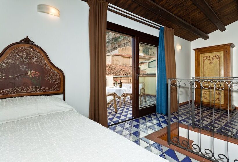 주니어 스위트 도시 전망, La Plumeria