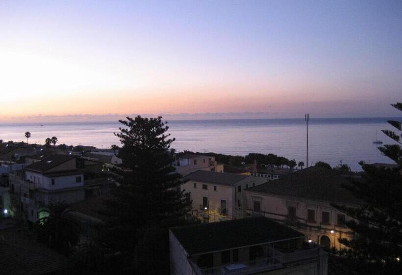 غرفة قياسية رباعية, Mediterraneo