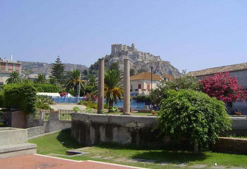 غرفة قياسية مطلّة علي البحر, Mediterraneo