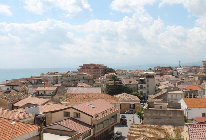 غرفة أساسية, Mediterraneo