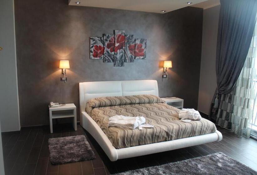 غرفة سوبيريور مطلّة علي البحر مزودة بشُرفة, Mediterraneo