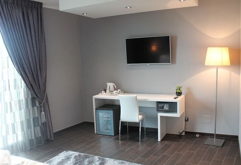 غرفة قياسية, Mediterraneo