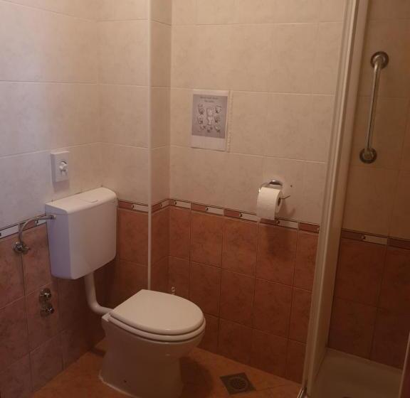 اتاق اکونومی, Miramare