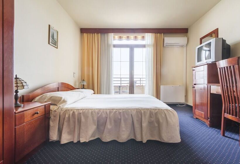 اتاق استاندارد با بالکن و چشمانداز دریا, Miramare