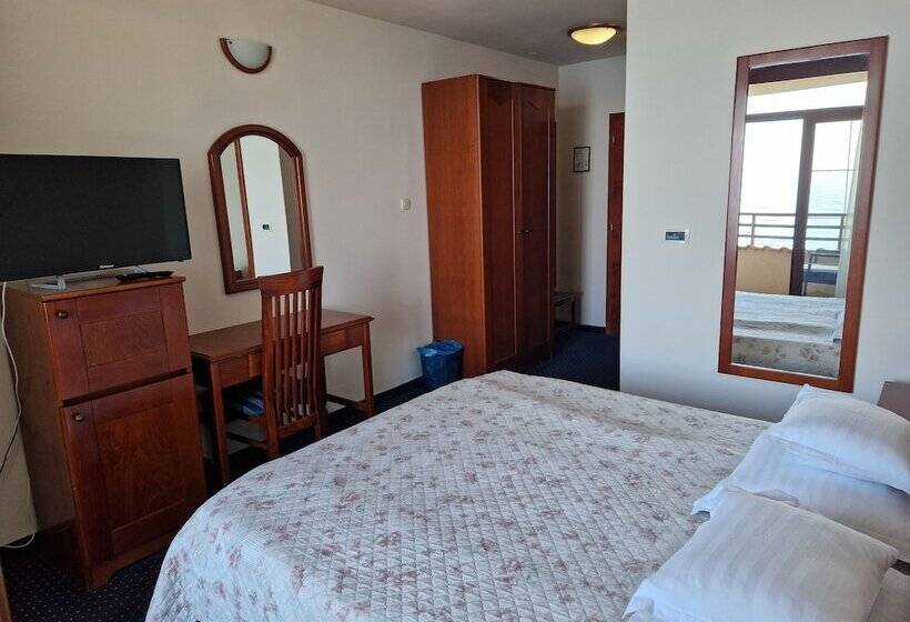 اتاق استاندارد با بالکن و چشمانداز دریا, Miramare