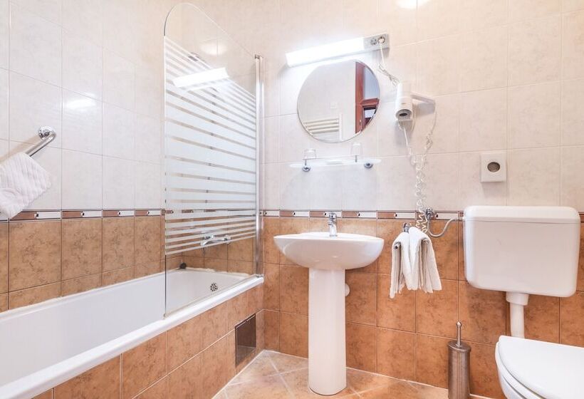 Triple Room Sea View, Miramare
