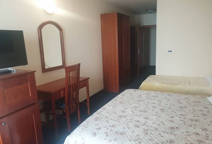 Triple Room Sea View, Miramare