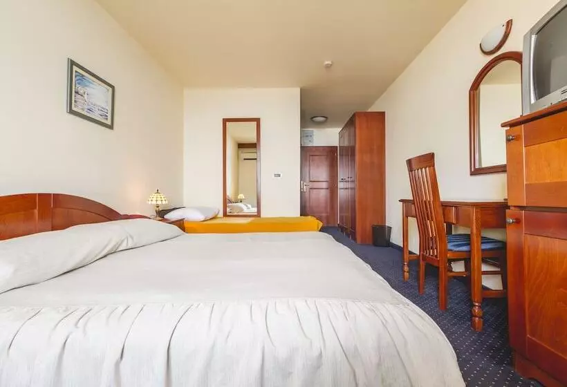 Triple Room Sea View, Miramare