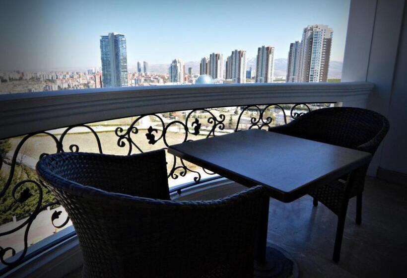 Quarto deluxe, Monec