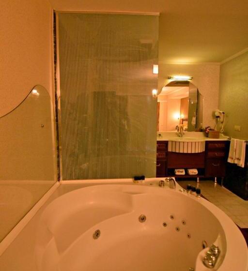 Quarto deluxe, Monec