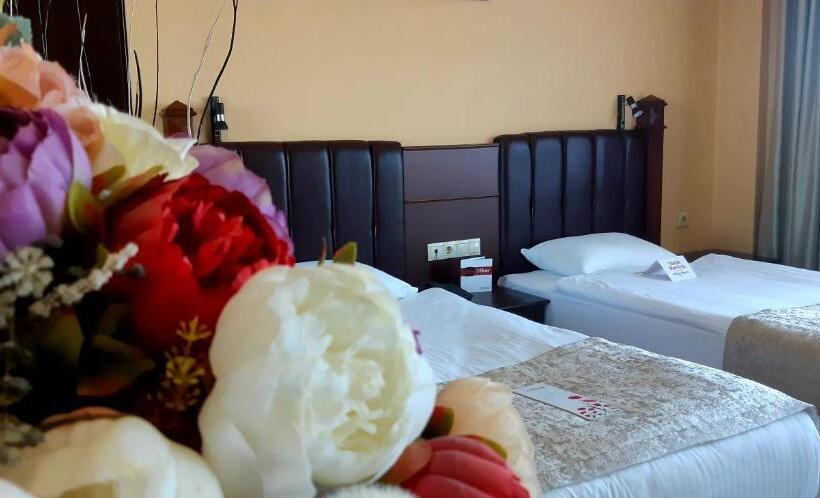 Quarto deluxe, Monec