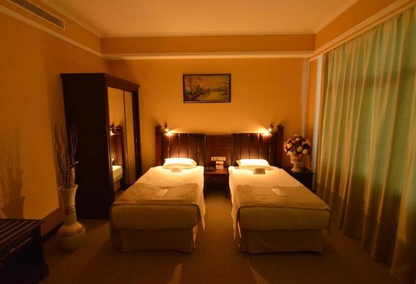 Quarto deluxe, Monec