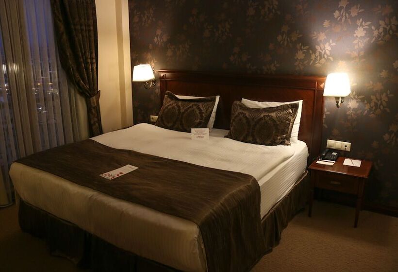 Quarto standard, Monec