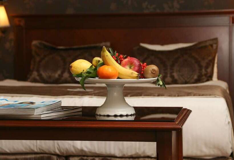 Quarto standard, Monec