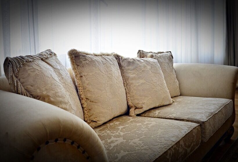 Quarto deluxe, Monec