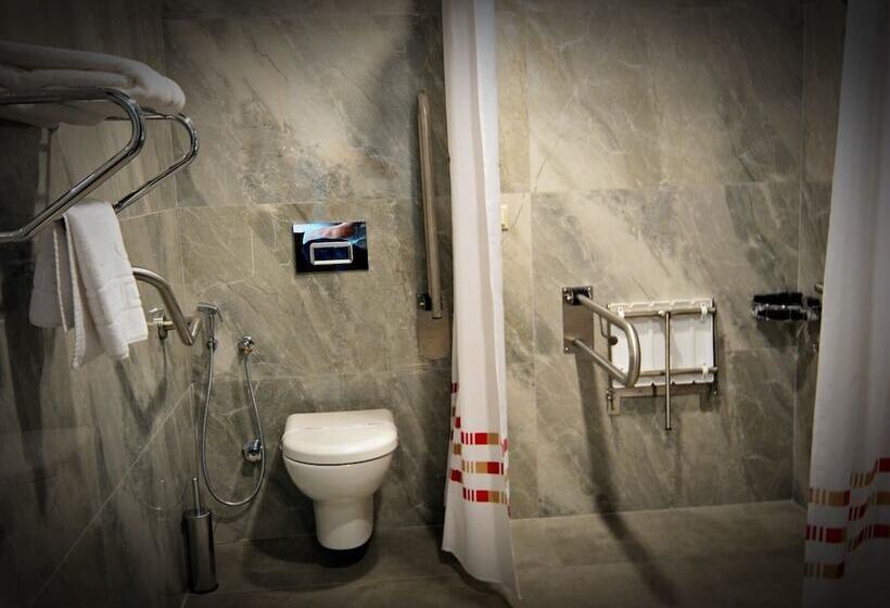 Quarto deluxe, Monec