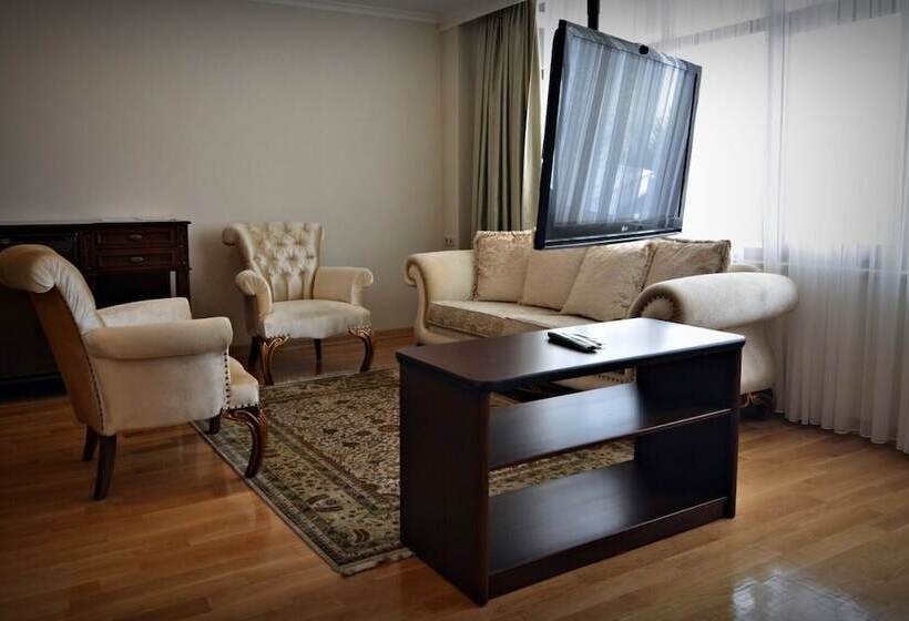 Quarto deluxe, Monec