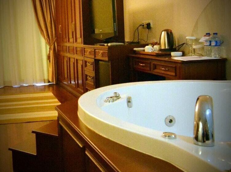 Quarto deluxe, Monec