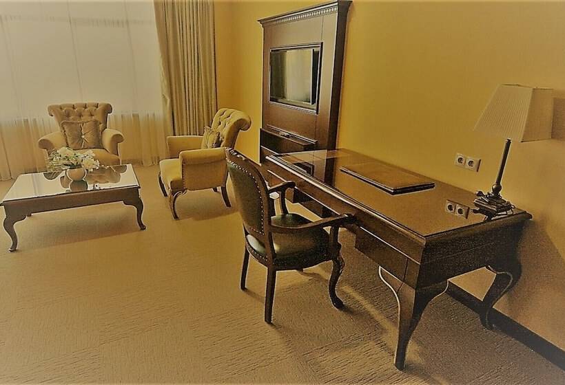 Quarto deluxe, Monec