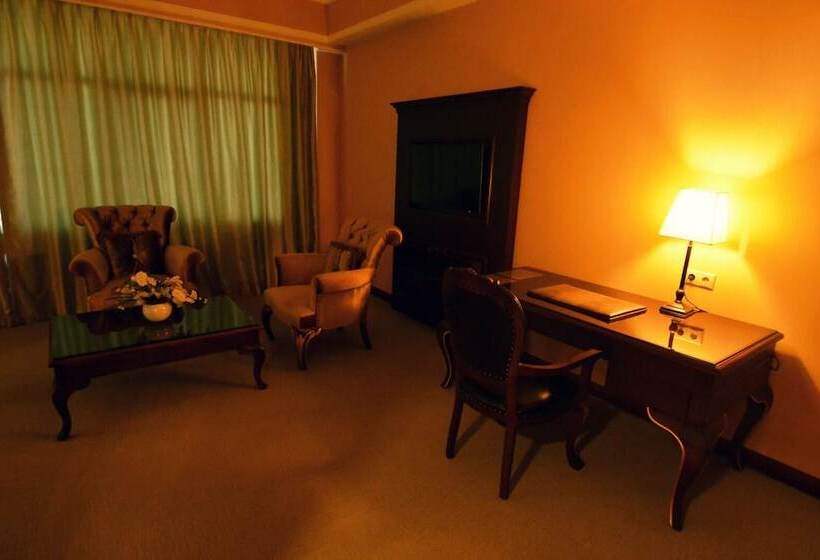 Quarto deluxe, Monec