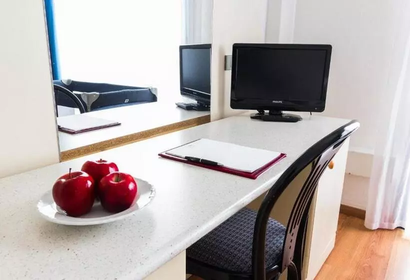 Classic room with balcony, Hi Hotels Riva