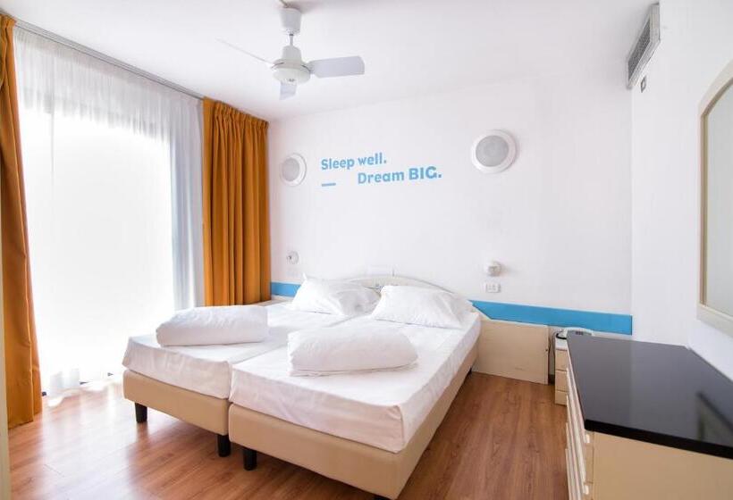 Classic room with balcony, Hi Hotels Riva