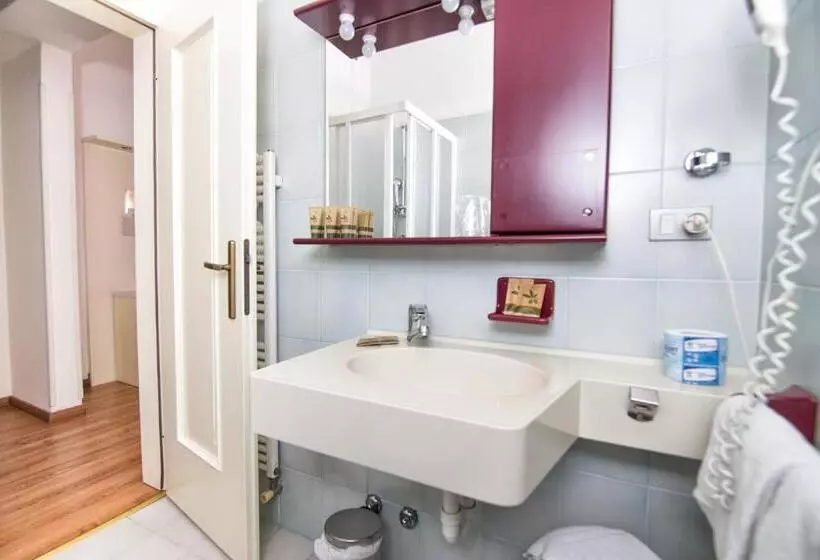 Standard Yhden Hengen Huone Parveke, Hi Hotels Riva