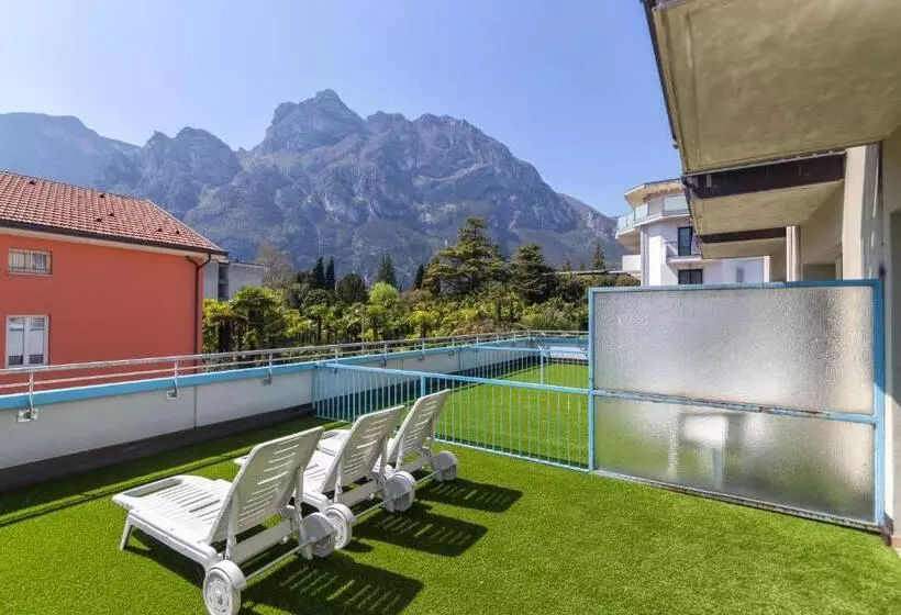 Superior Kolmen Hengen Huone, Hi Hotels Riva