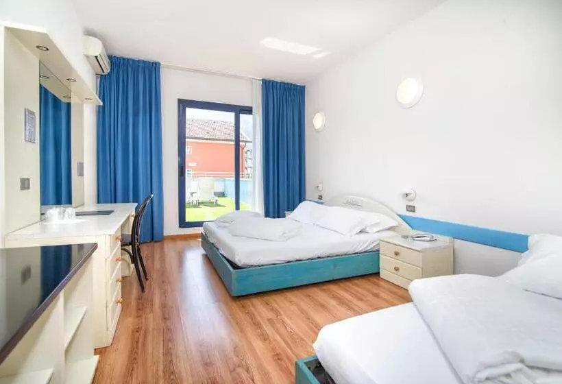 Superior Kolmen Hengen Huone, Hi Hotels Riva