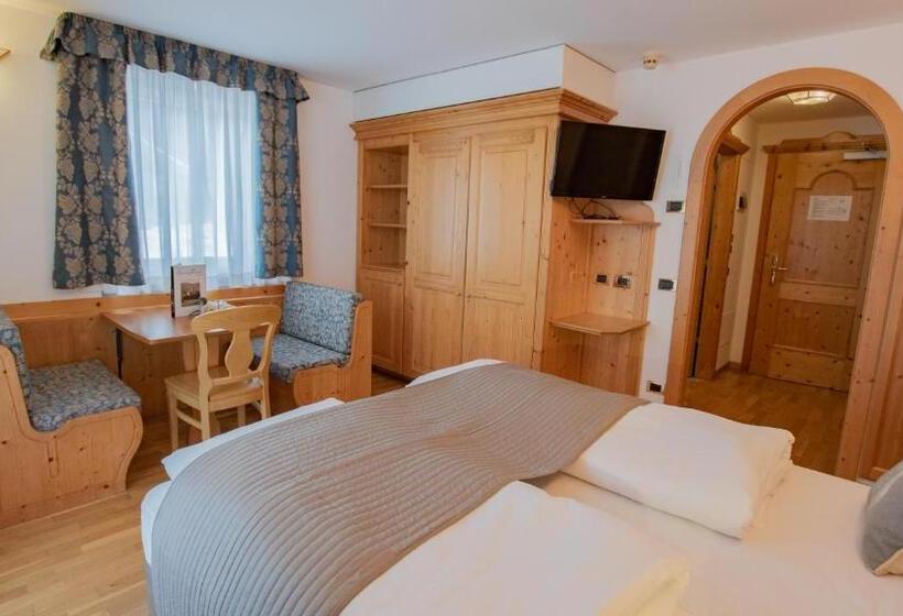 غرفة كلاسيكية ثلاثية, Diamant Park