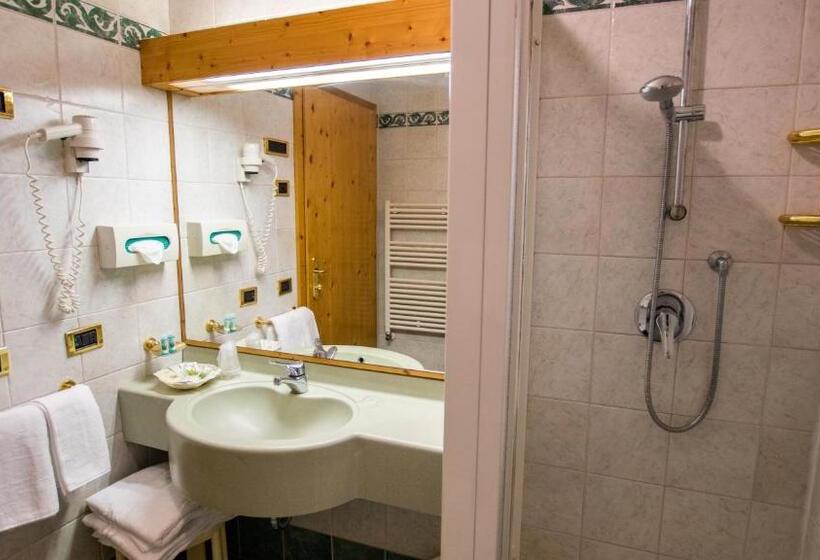 غرفة قياسية رباعية, Diamant Park