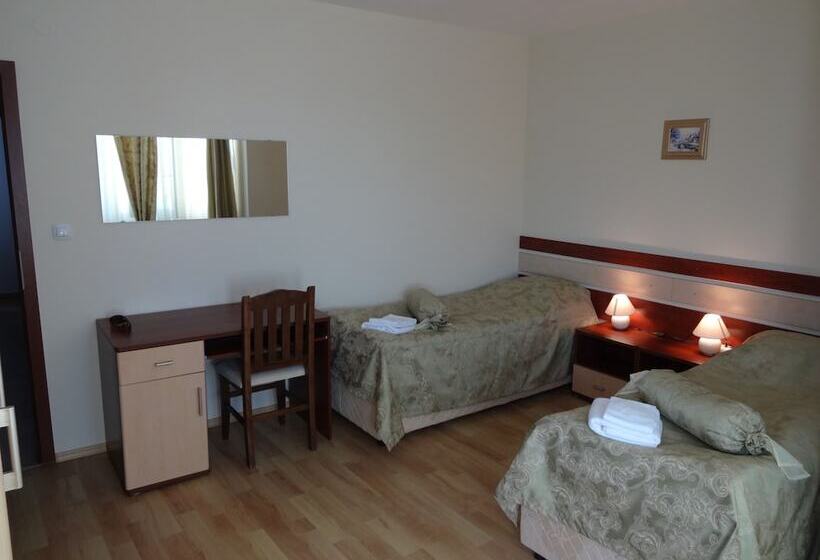 Villa 3 Makuuhuonetta, Pinerose Resort